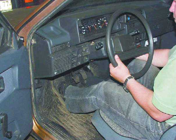  автомобильный  аккумулятор 